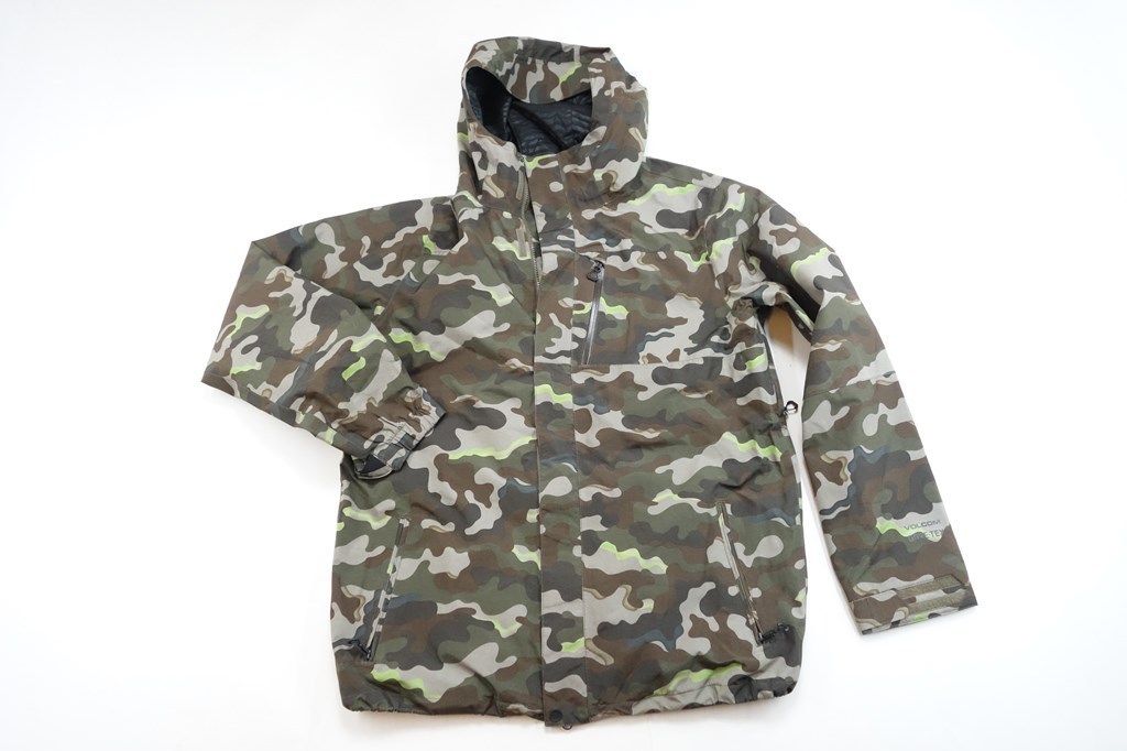 中古 キレイ 18/19 VOLCOM GORE-TEX/迷彩柄 メンズXLサイズ