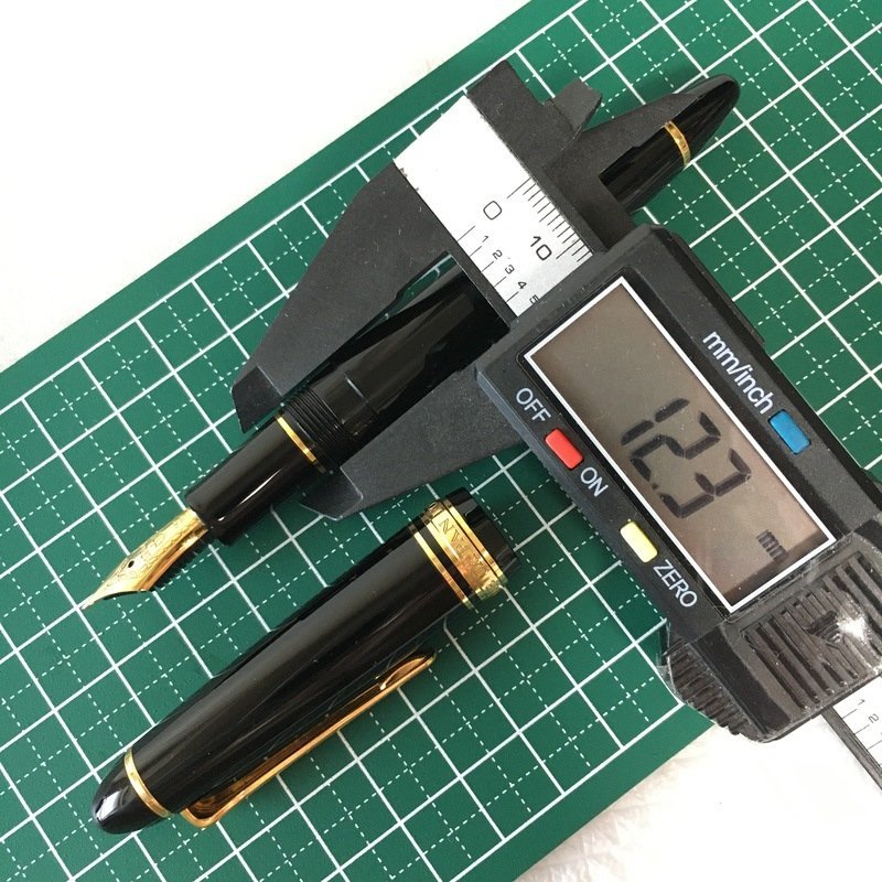 アブちゃん様　セーラー　万年筆 1911 14K 585 H-M SAILOR SAILOR セーラー万年筆 1911 14K(585) H-M 軽オーバーホール済 FOUNDED