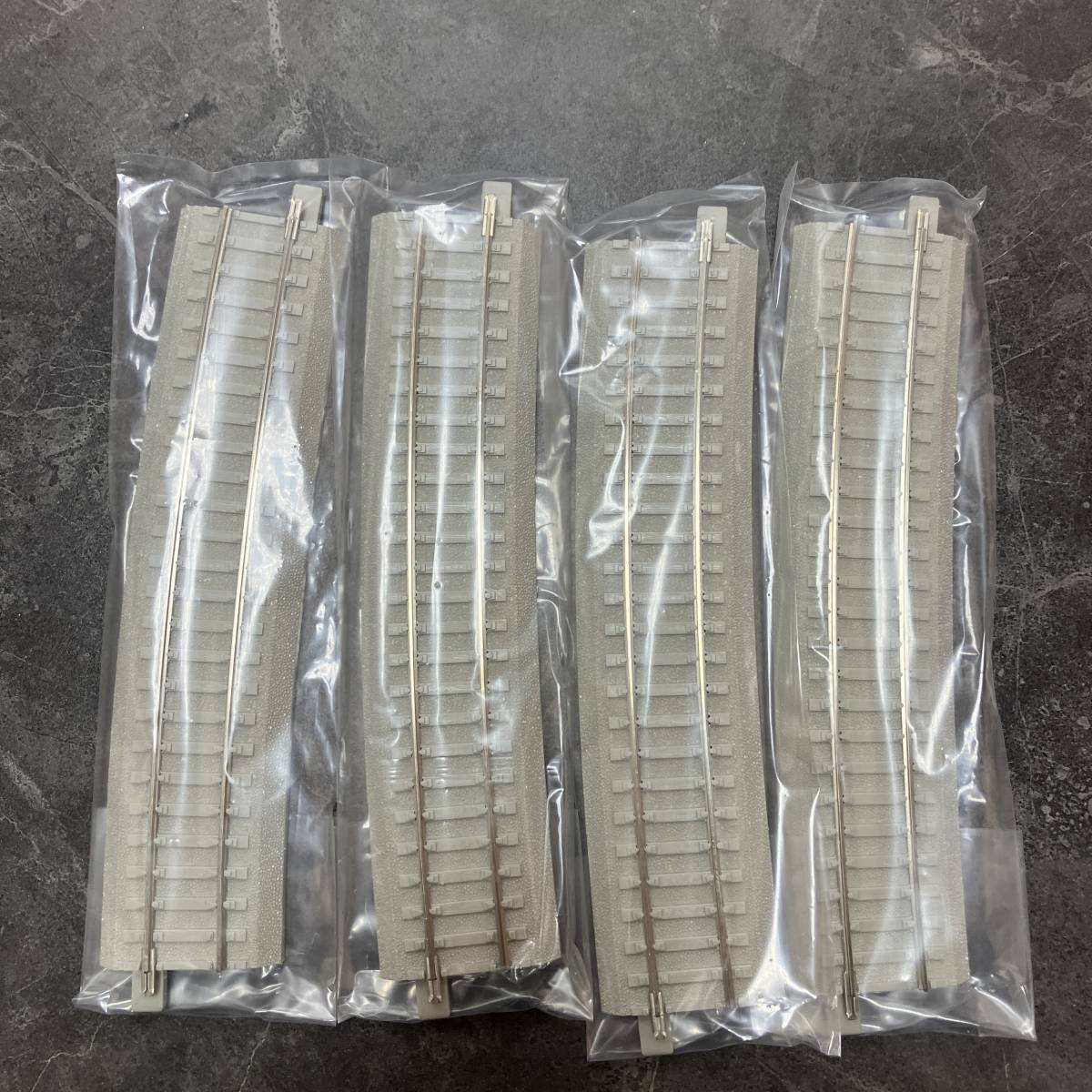エンドウHOニューシステム線路　H1102曲線　H1001直線　２６個セット 定番人気，正規品 ☆ENDO エンドウ ニューシステム線路 H1001、H1002