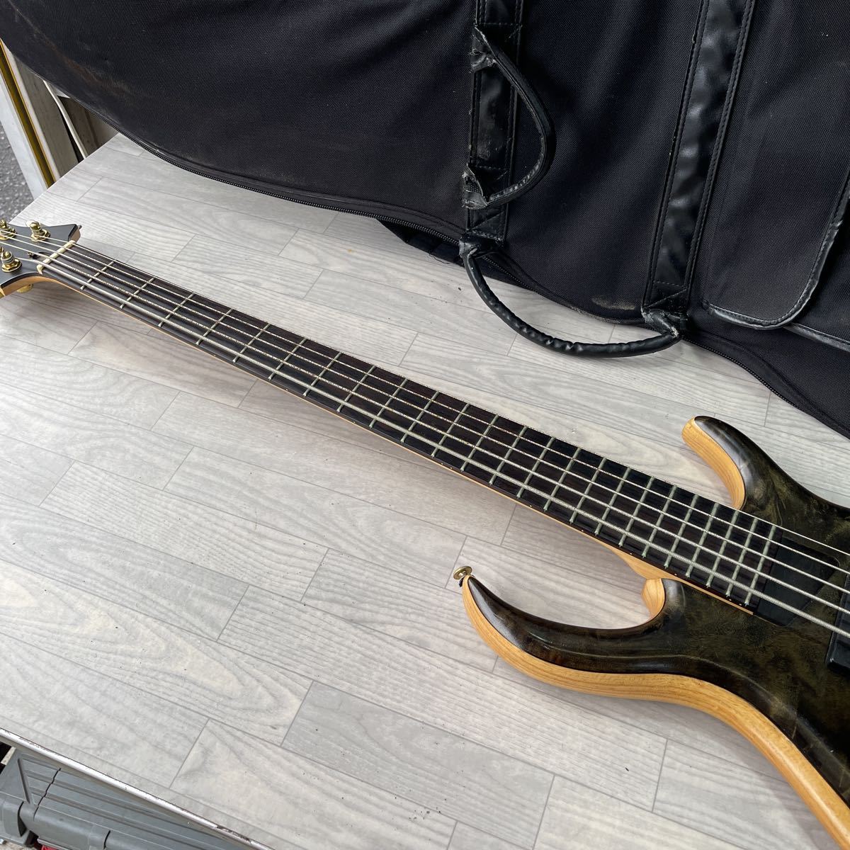 エレキベース Mateyra 5弦ベース ジャンク の入札履歴 - 入札者の順位