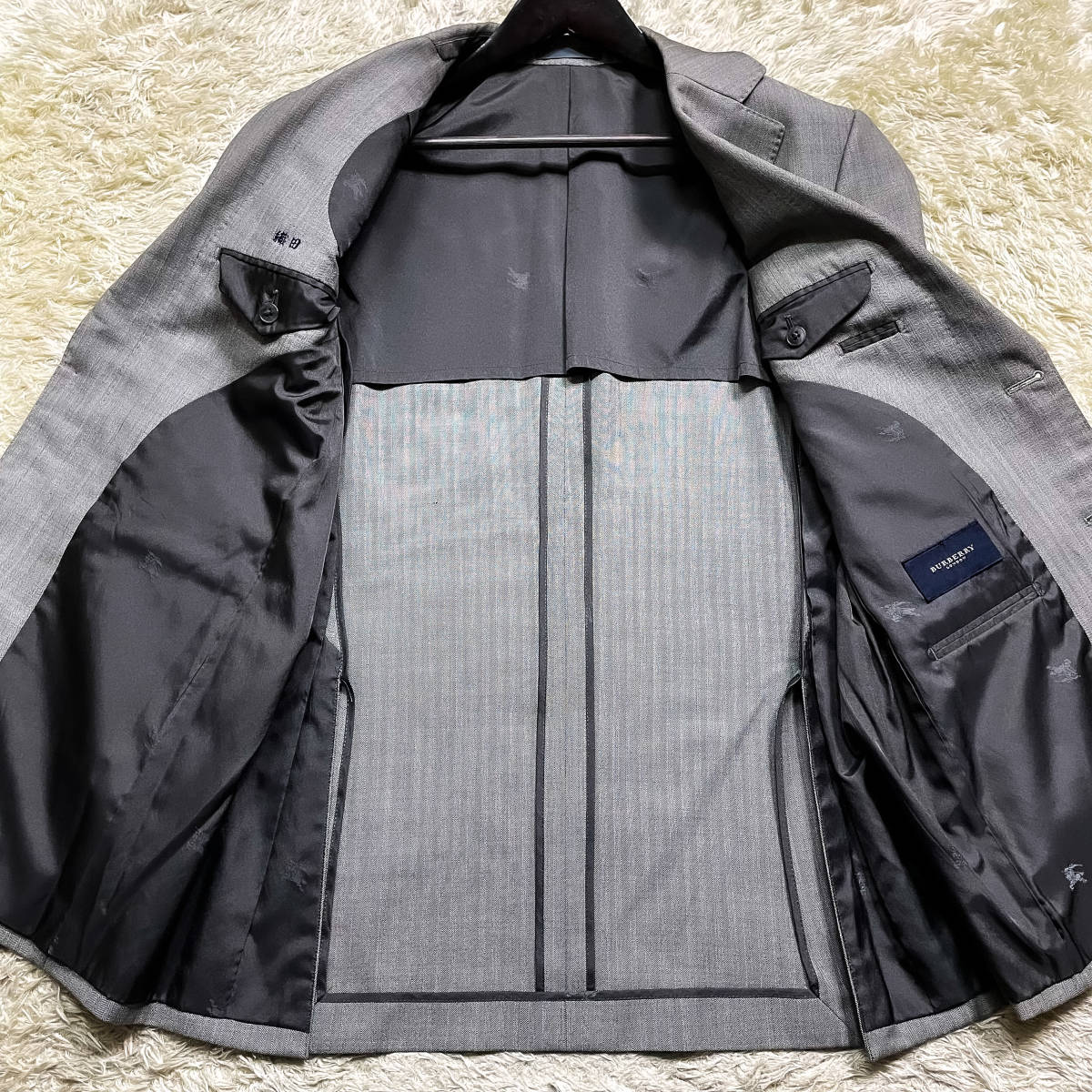 BURBERRY バーバリーロンドン LONDON ラクマ フリマアプリ ブレザー 極上の輝き!バーバリーロンドン セットアップスーツ 背抜きホース銀ボタンL相当A6ヘリンボーン柄グレーシャドーホース柄 Burberry London