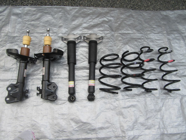 ☆新車外し☆ TOYOTA トヨタC-HR GR sport 純正 サスキット　48520-10480・48510-10480 リア:48530-10460