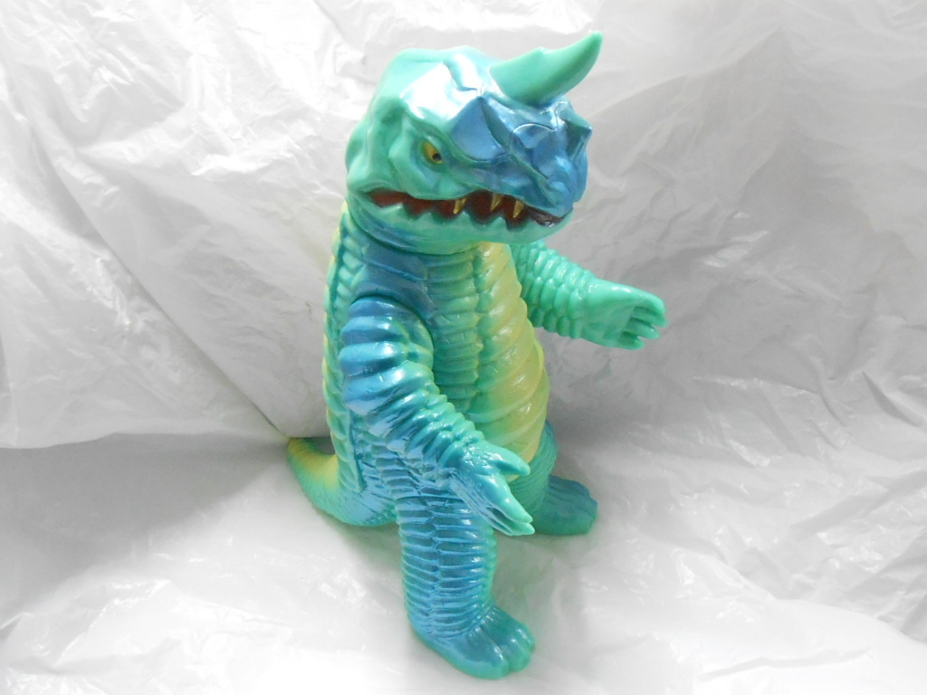 アボラス やまなや | 青色発泡怪獣 – 怪獣玩具に魅せられて 怪獣郷 ウルトラ怪獣.com of 怪獣 プラタグ m 怪獣ソフビ バニラ ウルトラマン 蓄光