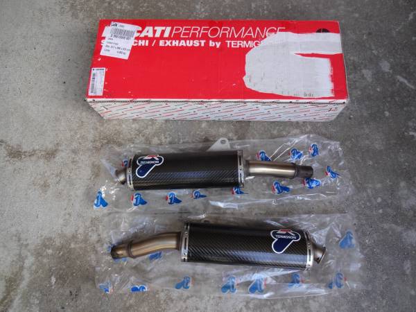 モンスター M400-M900用 テルミニョーニスリップオンマフラー_1