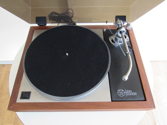 LINN LP12 SONDEK / SME 3010R アナログレコードプレーヤー / ベルトドライブ / Valhalla（バルハラ）電源基盤+スイッチ LP12 SME LINN レコードプレーヤー 06LINN Karousel