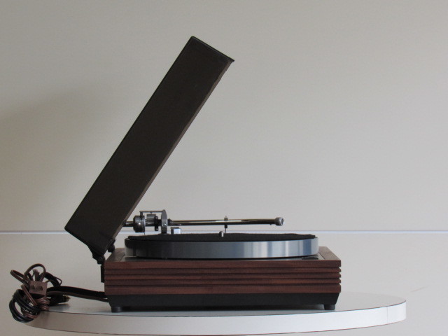 LINN LP12 SONDEK / SME 3010R アナログレコードプレーヤー / ベルトドライブ / Valhalla（バルハラ）電源基盤+スイッチ LP12 SME LINN レコードプレーヤー 06LINN Karousel