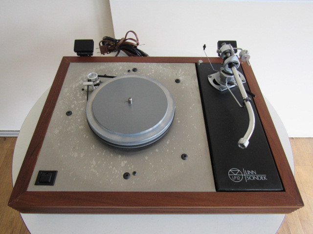 LINN LP12 SONDEK / SME 3010R アナログレコードプレーヤー / ベルトドライブ / Valhalla（バルハラ）電源基盤+スイッチ LP12 SME LINN レコードプレーヤー 06LINN Karousel