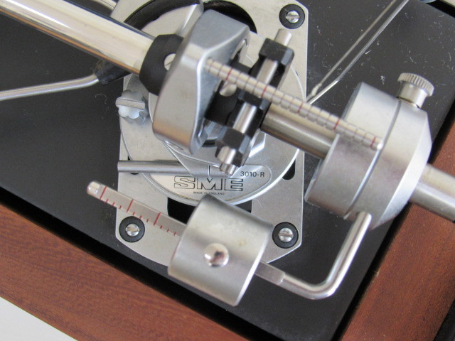 LINN LP12 SONDEK / SME 3010R アナログレコードプレーヤー / ベルトドライブ / Valhalla（バルハラ）電源基盤+スイッチ LP12 SME LINN レコードプレーヤー 06LINN Karousel