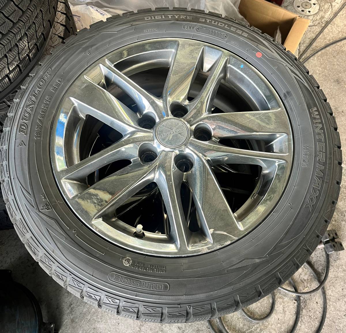 スタッドレスタイヤ 195/60R16 ホイール付き 4本セット 【公式通販】