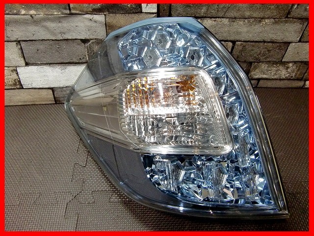 フィット シャトルHV GP2 GG7 GG8 後期LED 右左 テールランプ公式