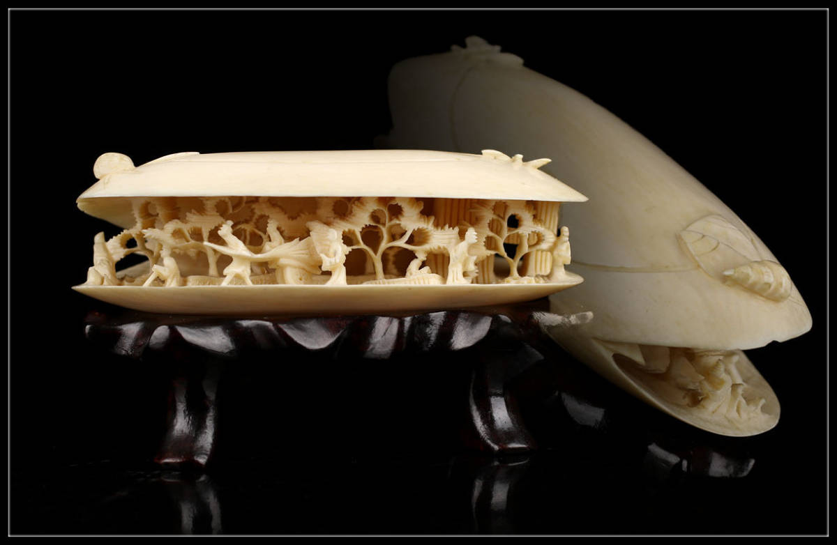 Y0308 　唐物　マンモス製　貝山水人物彫刻　置物／箱付　美品N！r