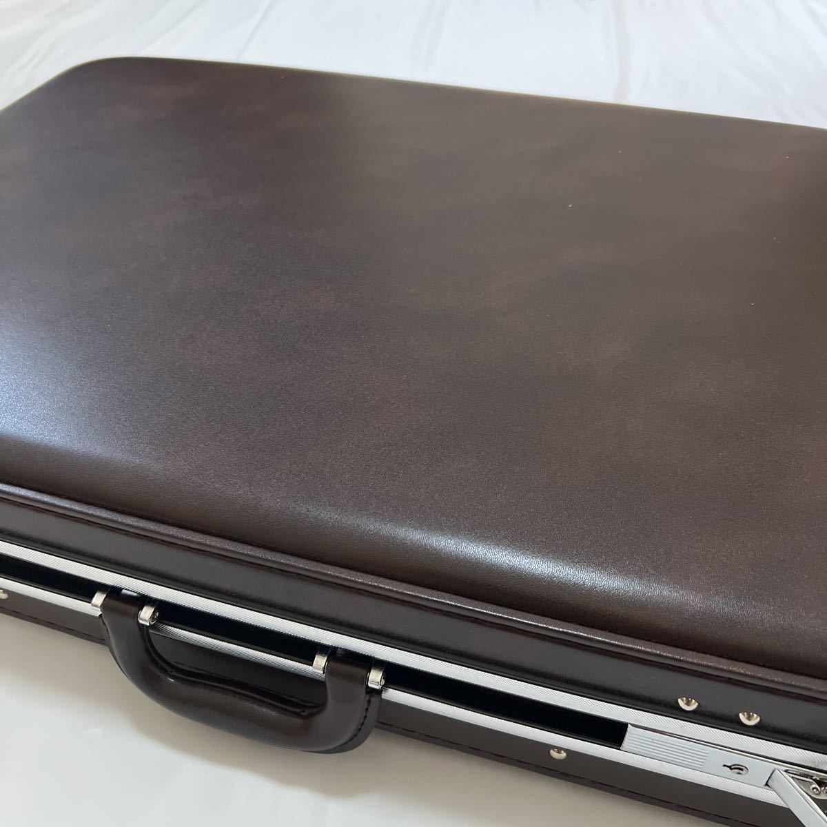 美品【法衣カバン】【大型】ハードケース 仏具 仏像 仏画 法要 葬儀
