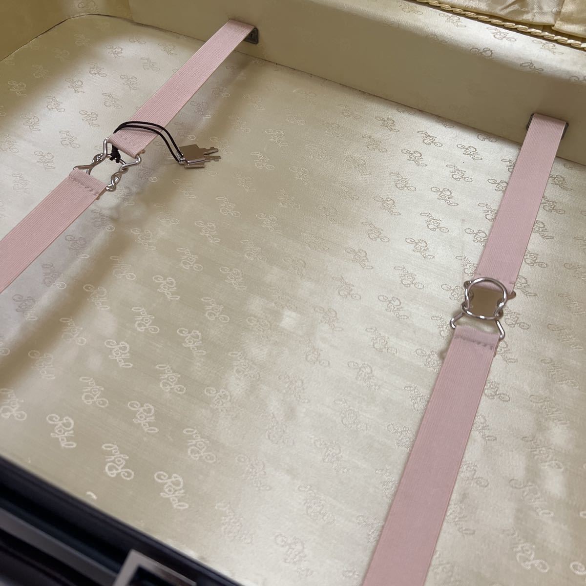 美品【法衣カバン】【大型】ハードケース 仏具 仏像 仏画 法要 葬儀