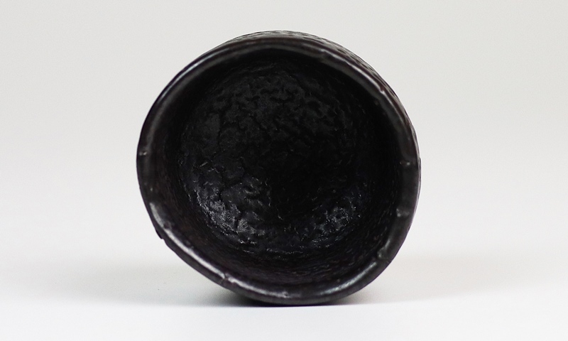 川上清美】秀逸作 黒唐津ぐい呑 共箱 保証 共箱 保証 西岡小十