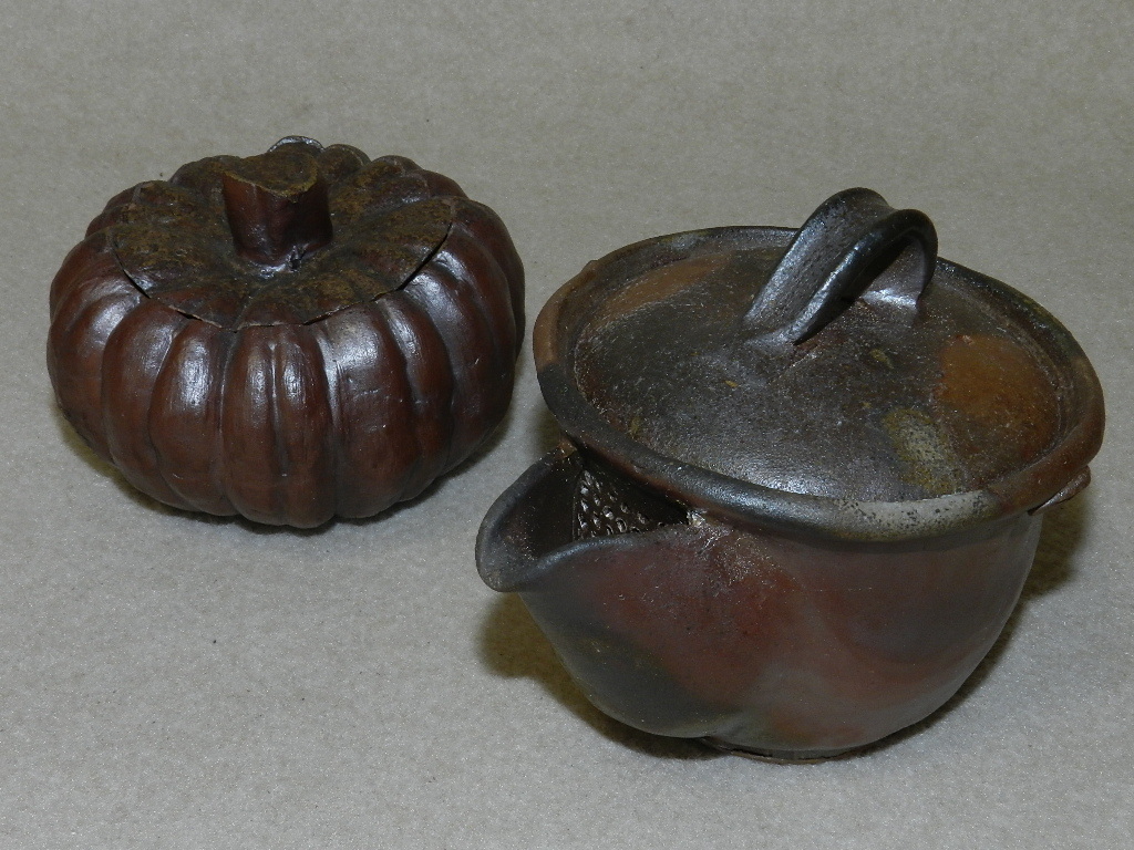 お買い得，人気セール TA51 煎茶道具 備前作家 窯変 手びねり宝瓶 泡瓶 南瓜形蓋物入れ 胡麻 茶器 ２点(急須、土瓶)｜売買されたオークション情報、yahooの商品情報をアーカイブ公開 - オークファン 備前