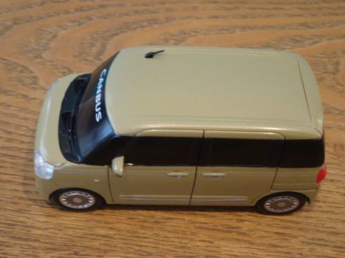 ダイハツ プルバックカー サンドベージュメタリック ミニカー ムーヴ