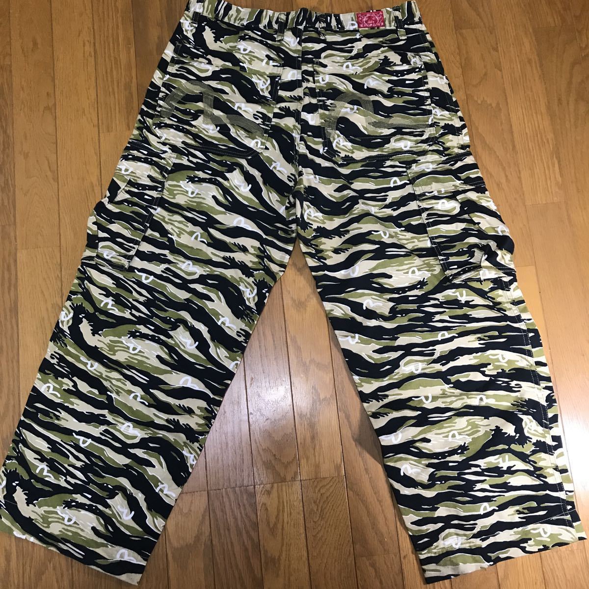 エヴィス EVISU 迷彩 カモフラ 刺繍 W36 EVISU エビス エヴィス