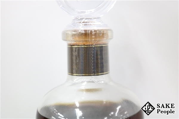 ◇注目! ニッカ 樽出しブランデー原酒 500ml 55.7％ 箱 台座 冊子付き