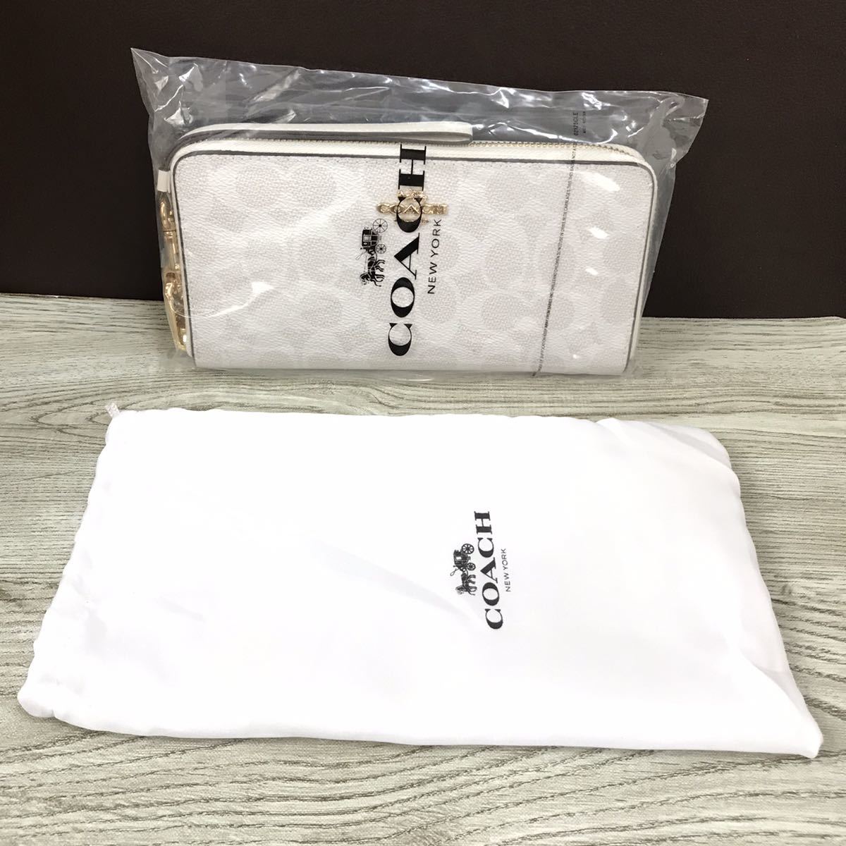 467-0120 未開封品 COACH コーチ レディース財布 ラウンドファスナー 