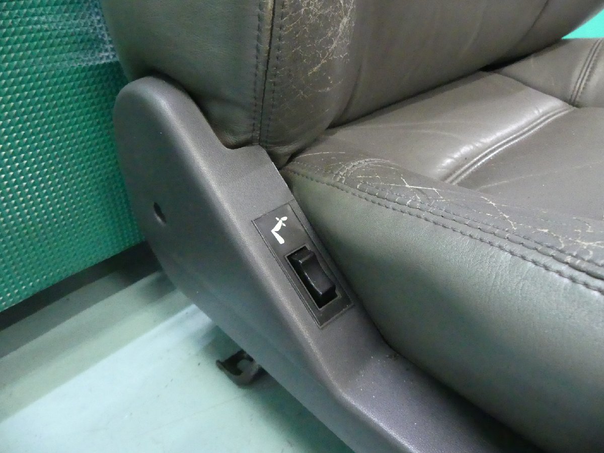レパード F31 純正 運転席 電動 ドライバーシート パワーシート GF31 32633 P115 レパード カバーライト社 F31 電動 純正 レパード・F31）by