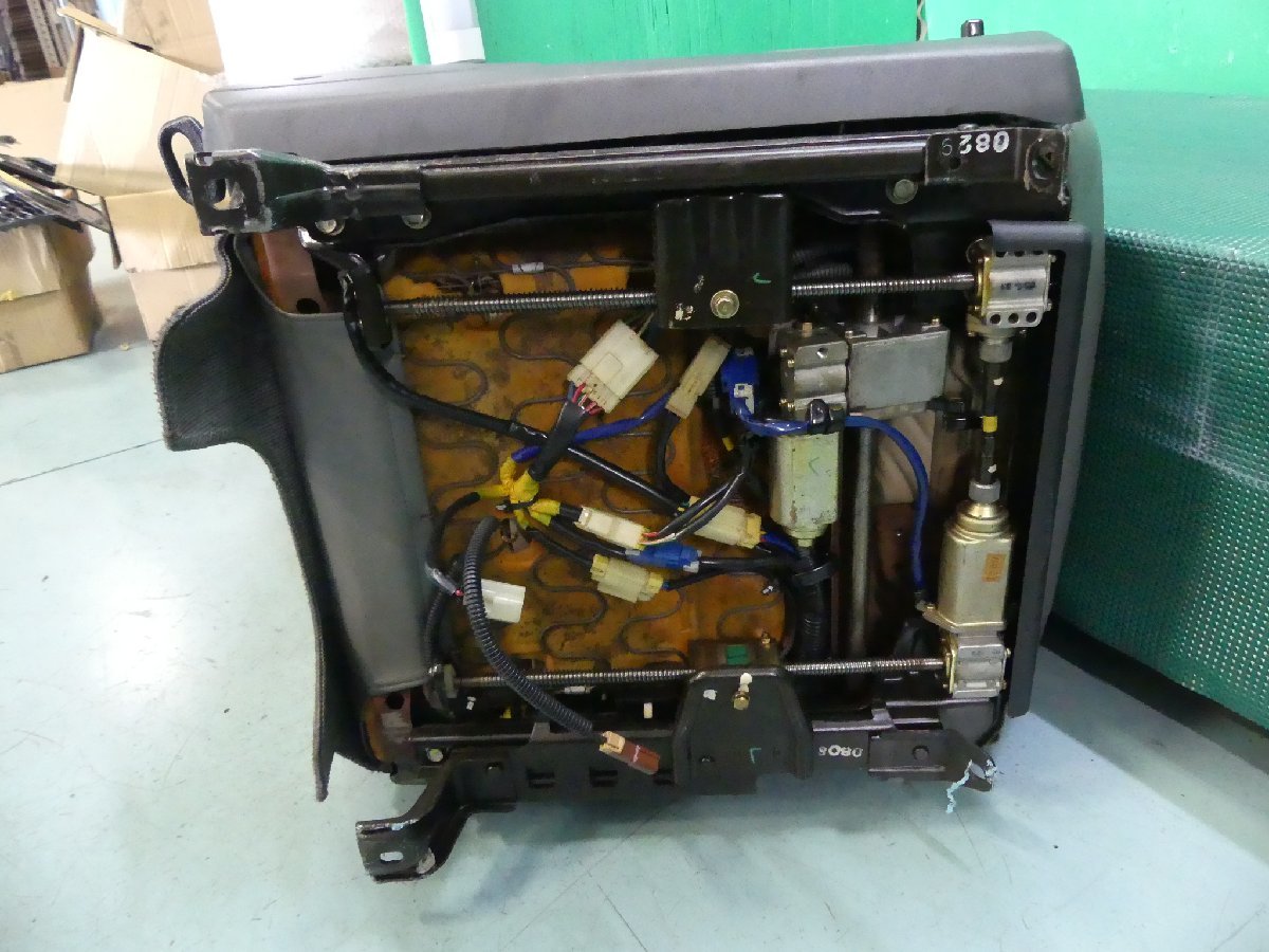 レパード F31 純正 運転席 電動 ドライバーシート パワーシート GF31 32633 P115 レパード カバーライト社 F31 電動 純正 レパード・F31）by
