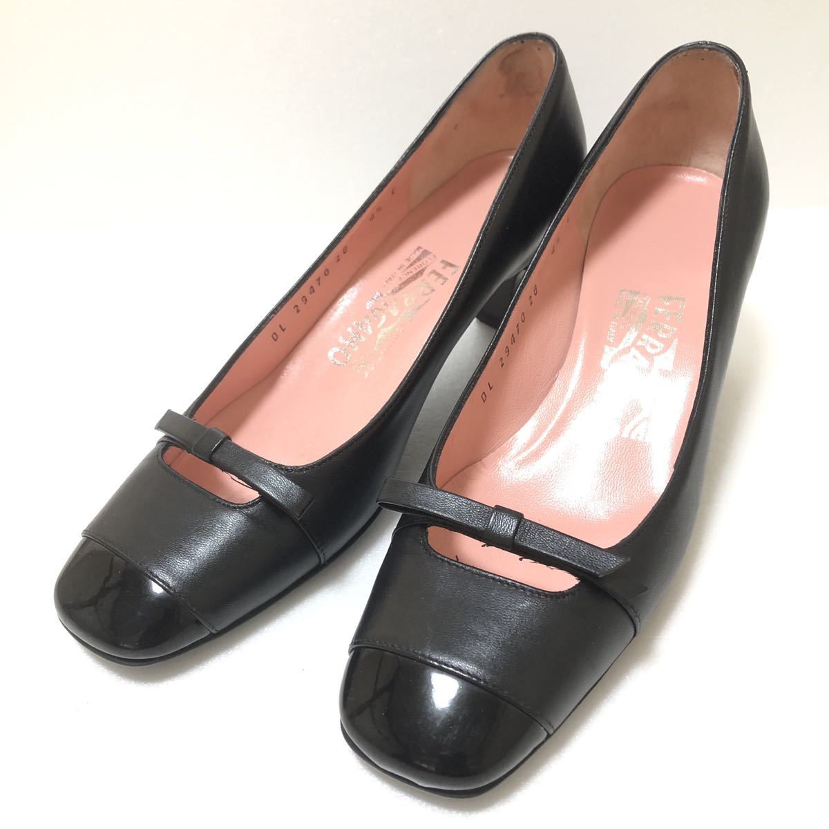 Salvatore Ferragamo サルヴァトーレフェラガモ パンプス/ハイヒール リボン レザー×つま先エナメル 黒