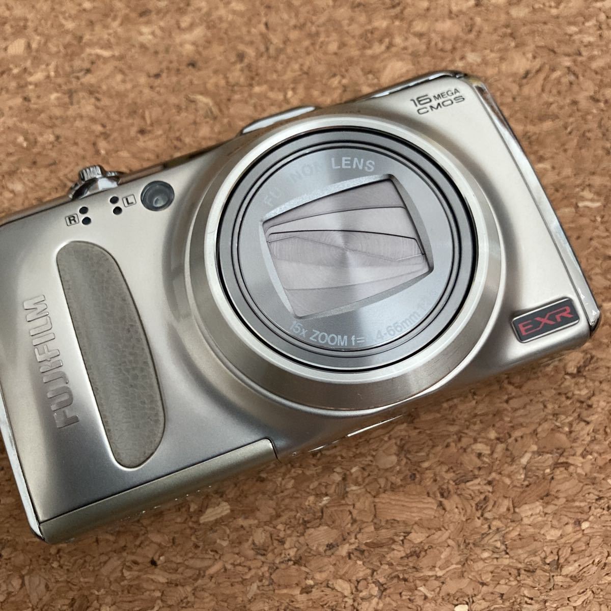 Fujifilm FinePix F550EXR 富士フィルム デジカメ 富士フイルム