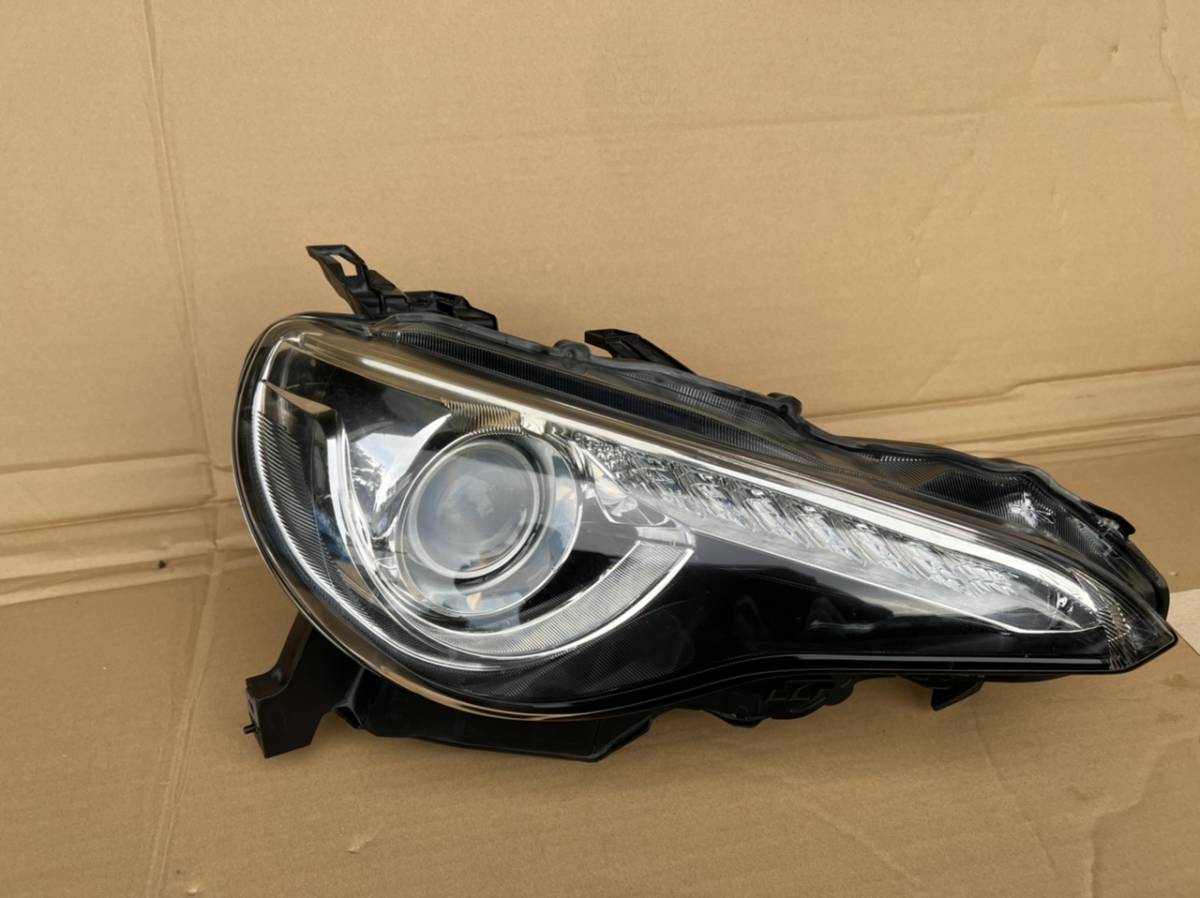白*い様 86 ZN6 純正 ヘッドライト 左右セット 0 ZN6 前期 1 純正HIDヘッドライト左右セットKOITO LED 純正 ハチロク