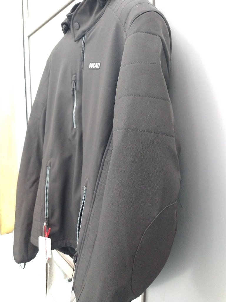 新品 DUCATI 純正アパレル OUTDOOR C2 ジャケット XLサイズ 定価40，628円 981043076 140 Ducati L C2 jacket Fabric Automotive