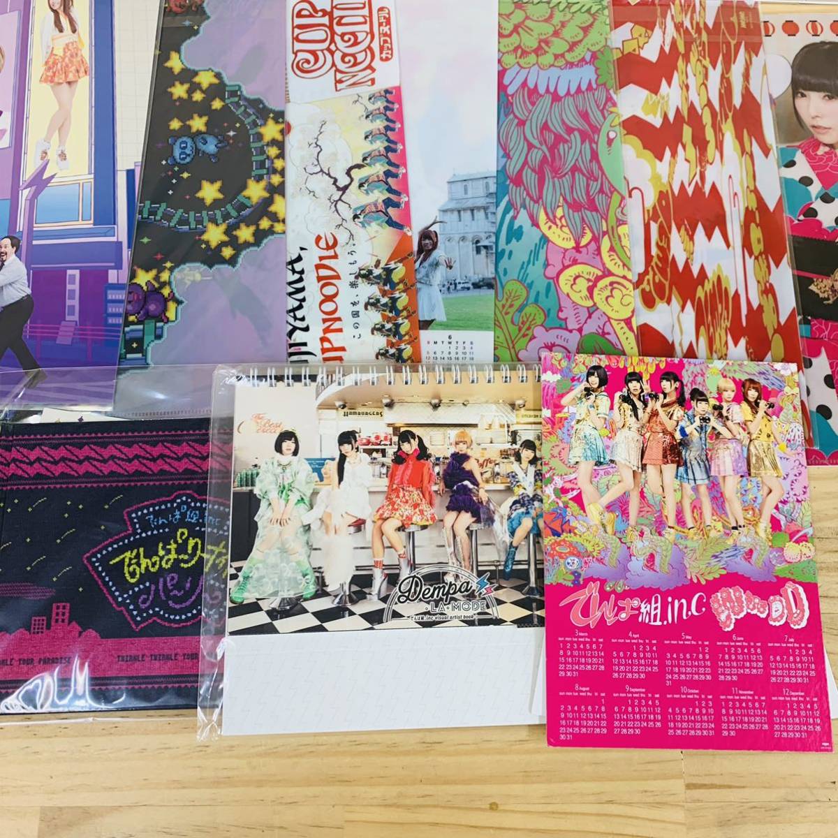 でんぱ組.incメンバー全員直筆サイン入りポスター