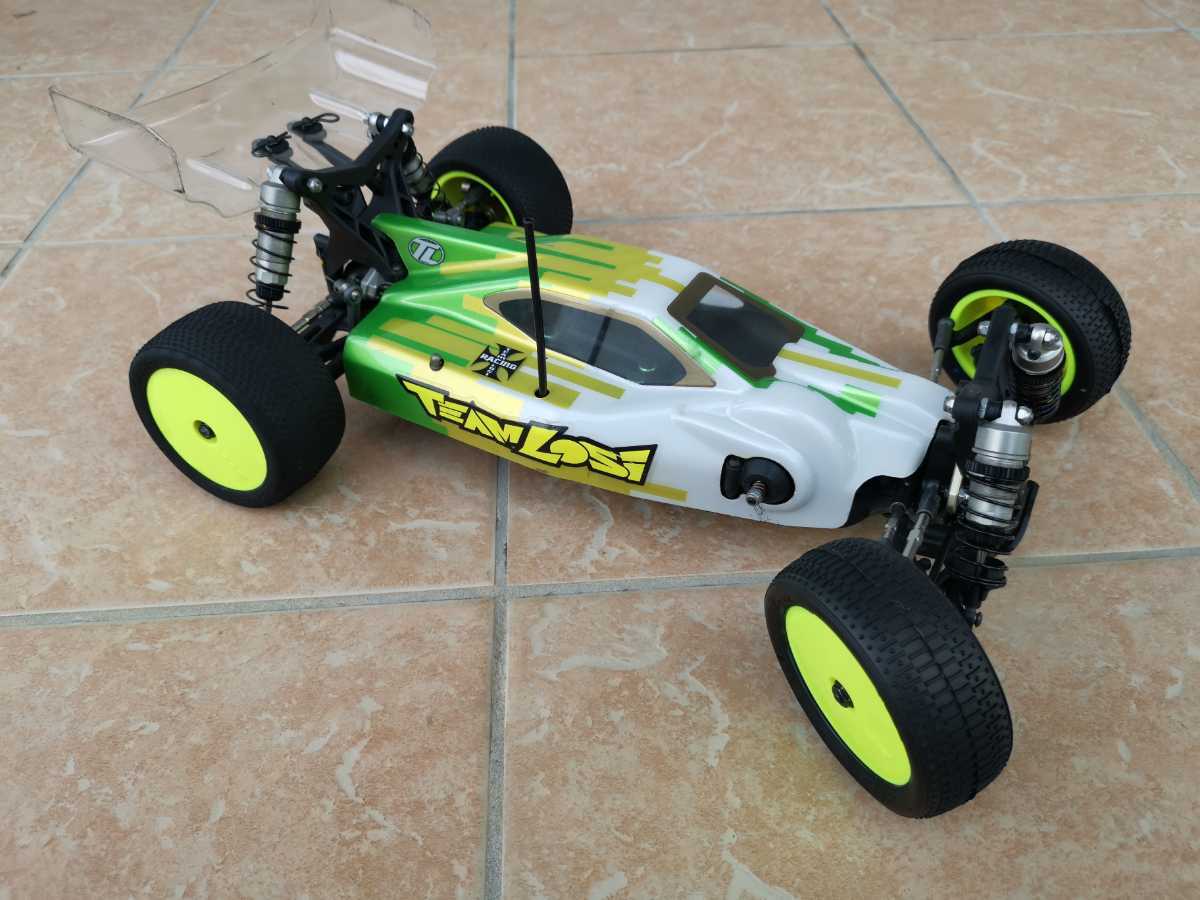 中古部品取り車に！TEAM LOSI 22-4 色々パーツ付き　■タイヤ・ホイルは付属致しません