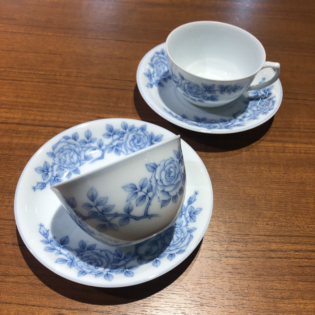 深川製磁　古代バラ　皿　プレート　有田焼　宮内庁御用達　手書き　古代薔薇 深川製磁 古代バラ 皿 プレート 有田焼 宮内庁御用達 手書き 古代薔薇