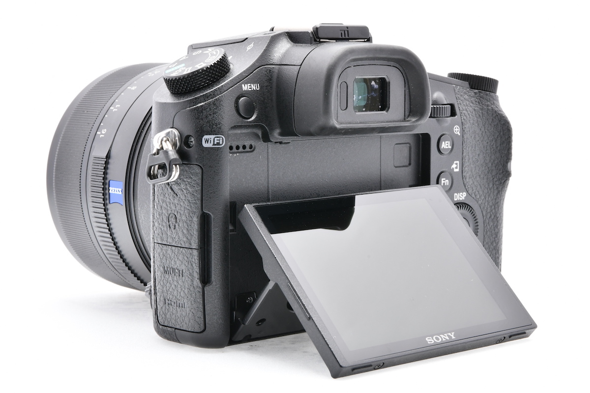 SONY RX10(DSC-RX10) / Carl Zeiss Vario Sonnar T* 8.8-73.3mm F2.8