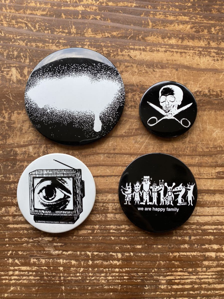 UNDER COVER 初期星型ピンズ 赤 青 黄 UNDER COVER 初期星型ピンズ 赤