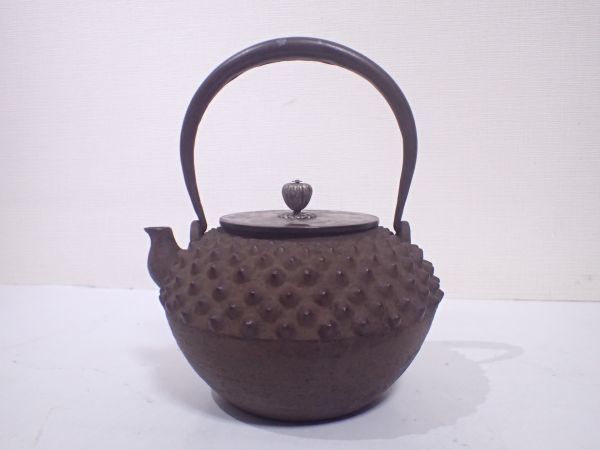豊TJ6-934/8J〇龍文堂 鬼霰 紋様 鉄瓶 銀象嵌 茶道具 湯沸 未使用〇