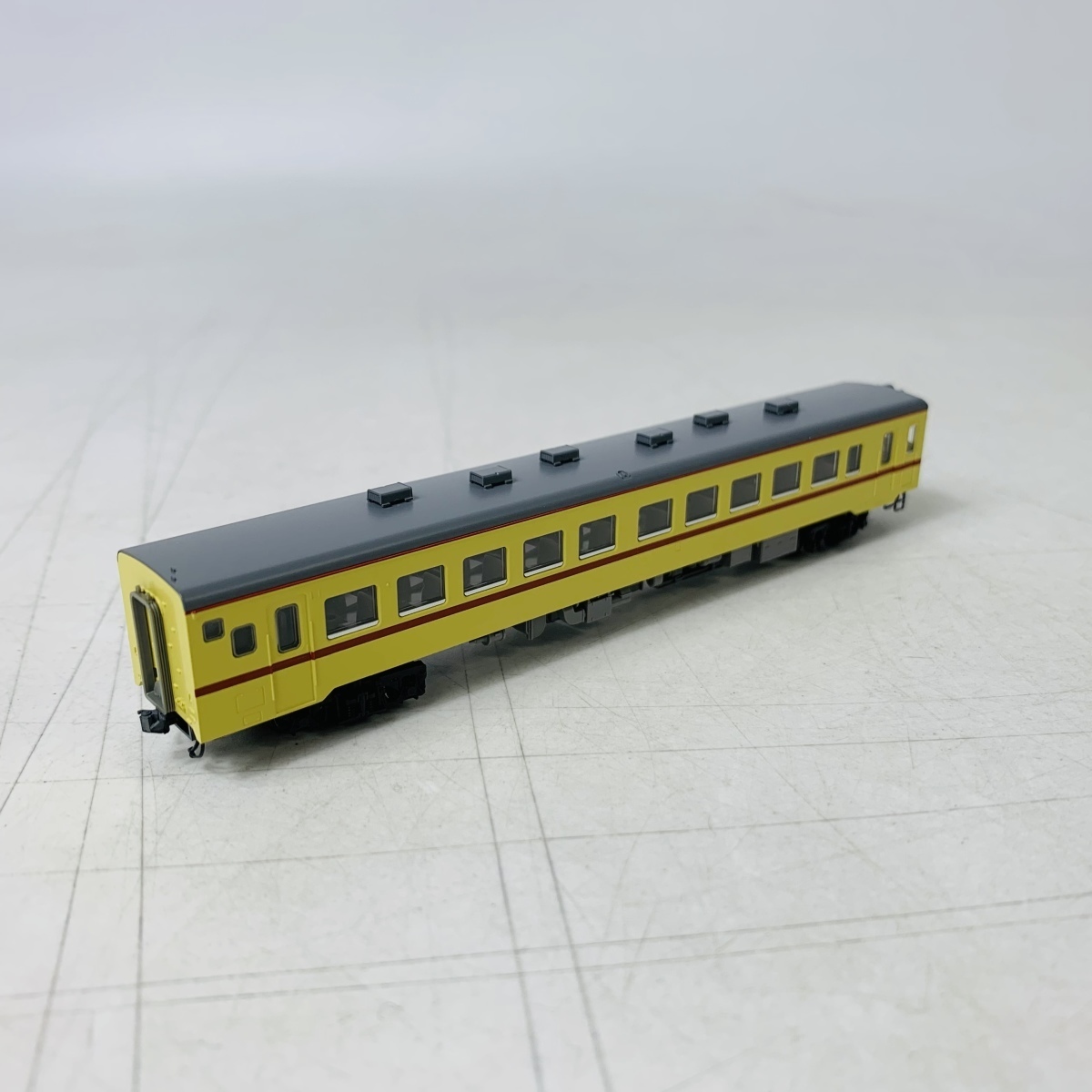 中古品 TOMIX 8442 国鉄 ディーゼルカー キハ26形 (準急色・一段窓) (T