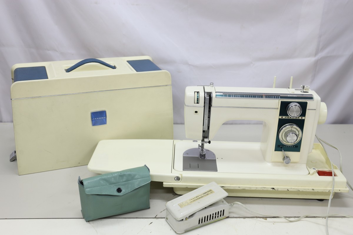 【得価，人気SALE】 JANOME ジャノメ ミシン EXCEL エクセル MODEL 811 ケース/フットペダル付 C6104(ジャノメ)｜売買されたオークション情報、yahooの商品情報をアーカイブ公開 - オークファン ジャノメ