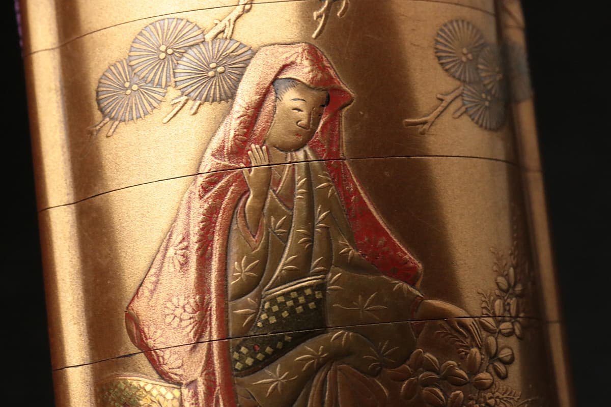 EE614 梶川作 英 朱漆描壺印 金地 朱描/薄肉高金蒔絵 萩に人物蒔絵印籠
