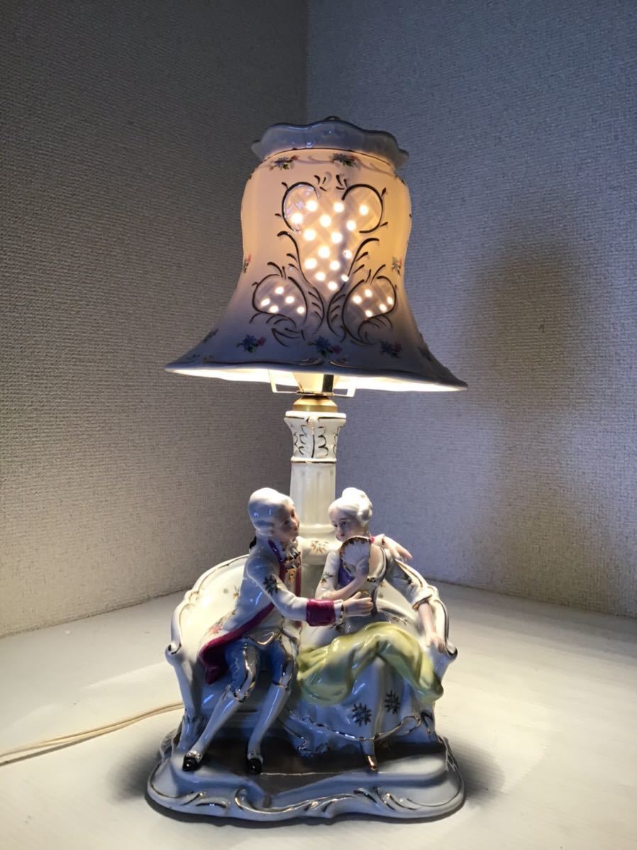 ☆アンティーク☆ テーブルランプ 陶器製 西洋人形 貴族 ロココ調