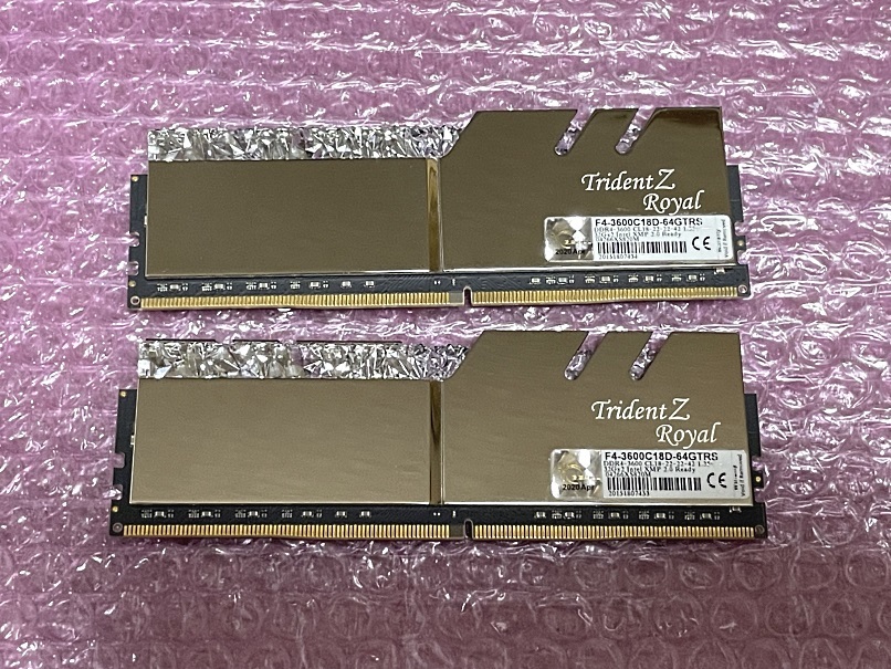Royal Trident Z x DDR4 288-Pin - Series (2 8GB) 16GB RAM 32GB RGB