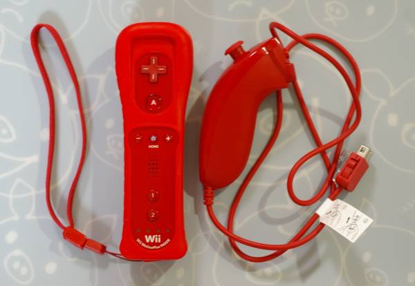 ■Wii　純正リモコンプラス（赤アカ）ヌンチャク（赤アカ）中古_1