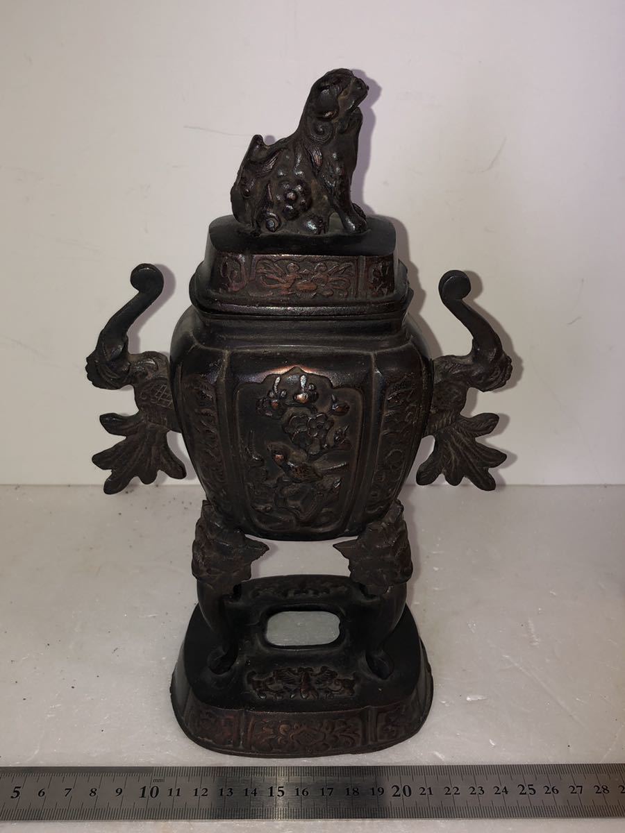 青銅製.獅子香炉 獅子 香炉 銅製 在銘 香道具 鋳銅 高足 G006 玉乗り獅子 双耳