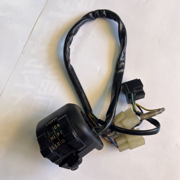 ヤマハ 純正 1983年型 XT250T 30X 左側 ハンドルスイッチ 30X-83972-00