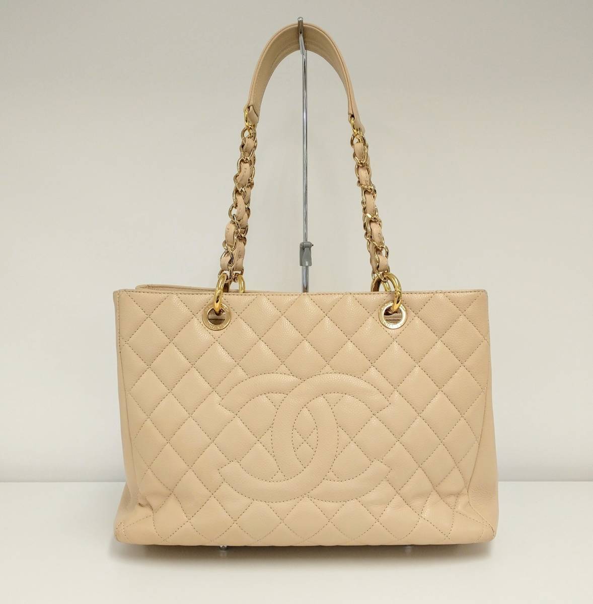 CHANEL シャネル CHANEL シャネル マトラッセ キャビアスキン ベージュ