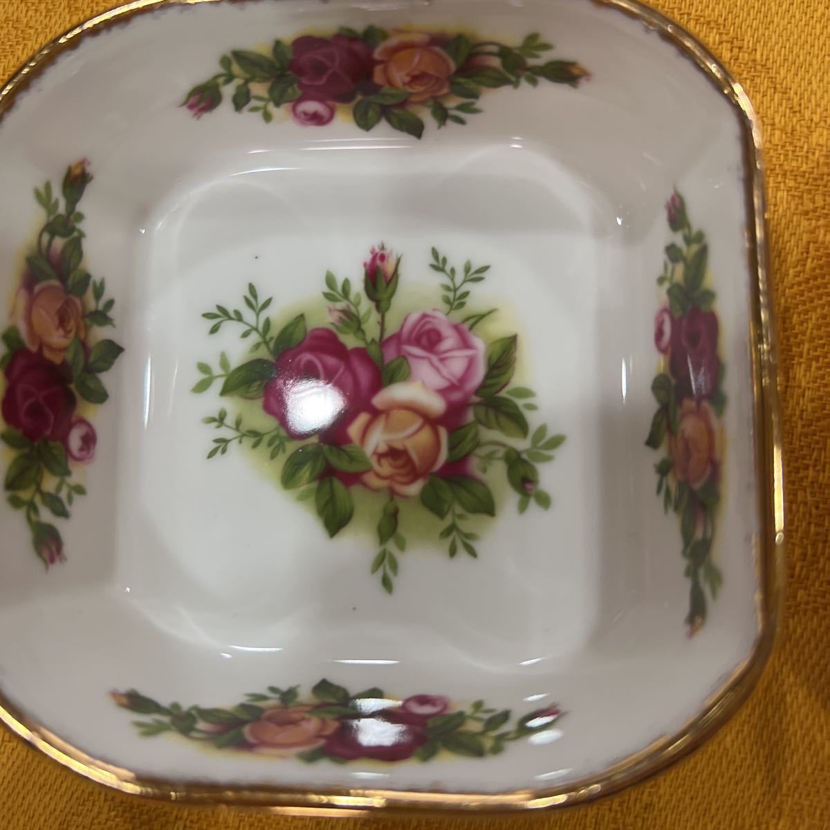 ロイヤルアルバートOLD COUNTRY ROSES小角皿6枚