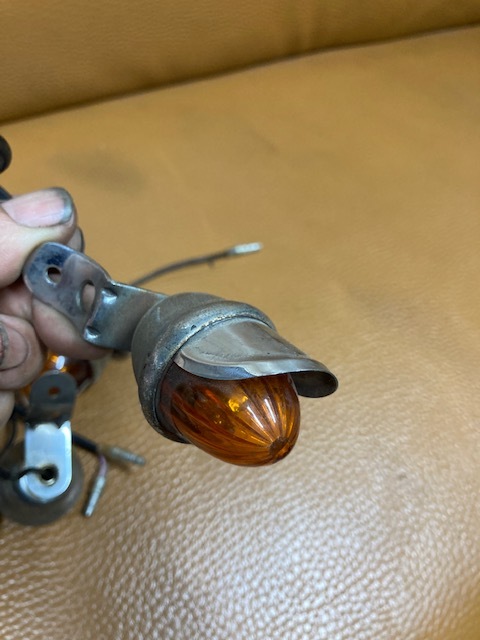 ハーレービンテージウィンカー 赤ガラス砲弾型ビンテージウィンカー