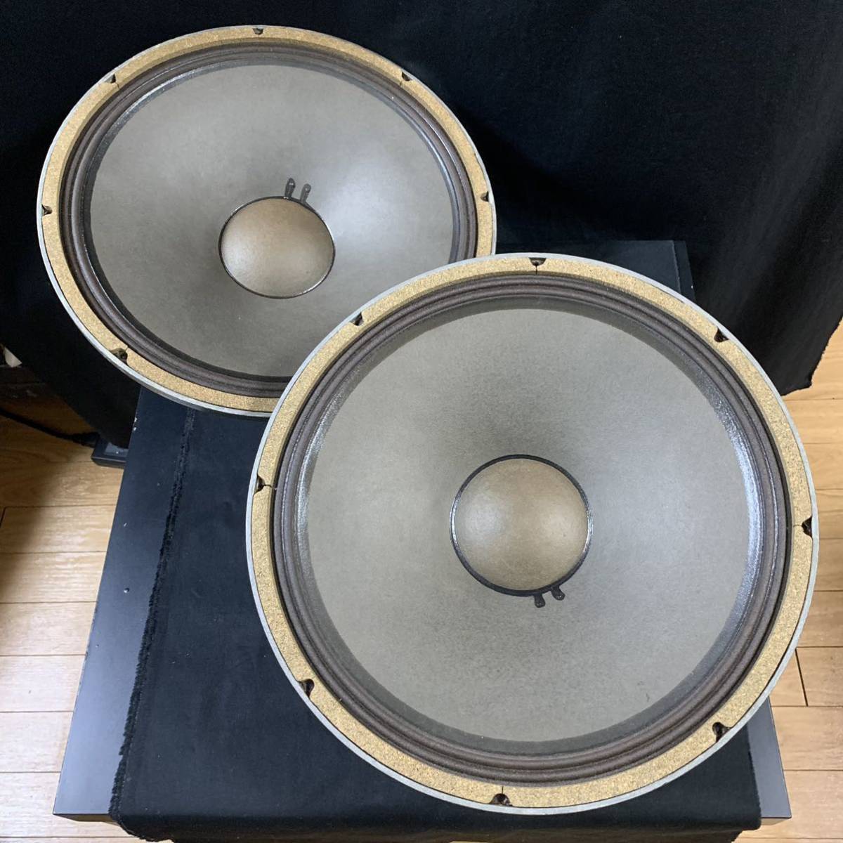 JBL 2220B 16 38cmコーン型ウーファー スピーカー JBL 2220B 16Ω 2220b