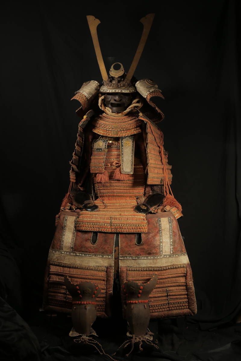 鎧・兜 九州五万石古豪 伊東家式正の在銘大鎧 明珍紀宗○鉄