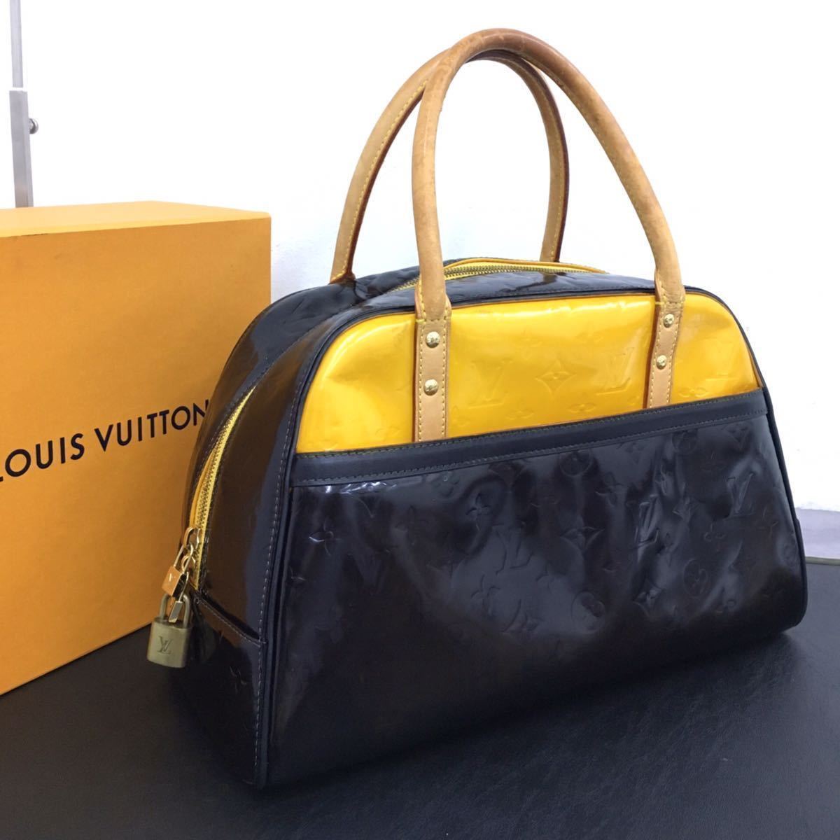 louis-vuitton-zippy-wallet--M42616_PM2_Front%20view