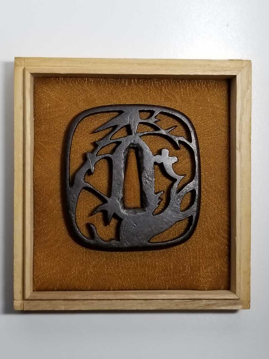刀鍔 荒波図 金銀彩色 刀装具 日本刀 小道具 鍔 【h-142